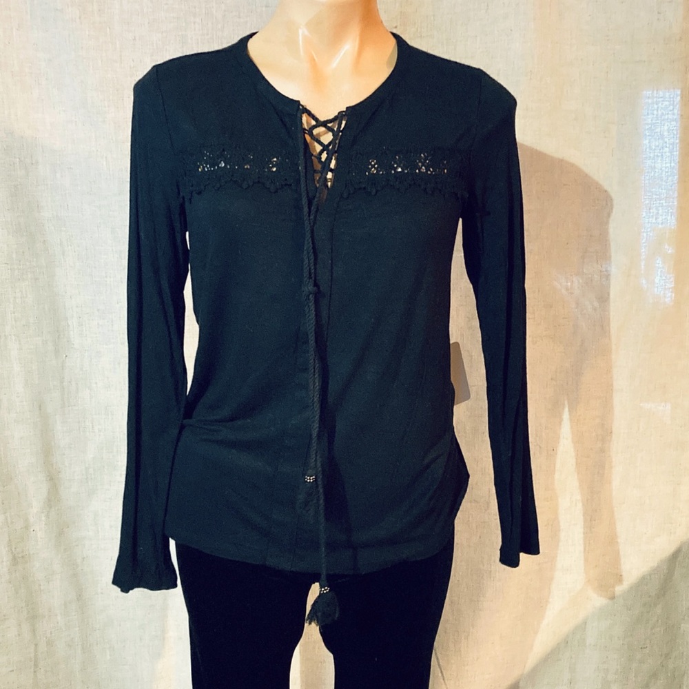 Daniel Rainn black long sleeved sheer button up blouse. Small